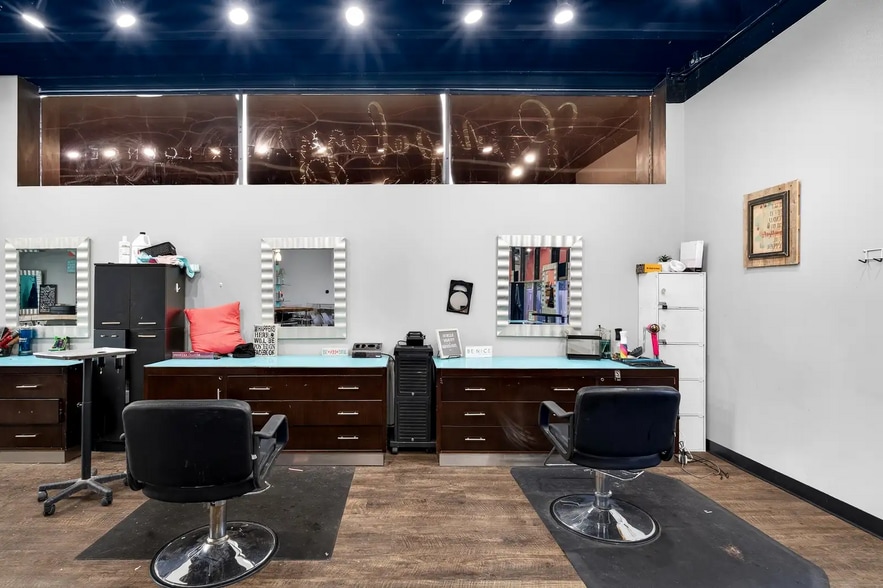 More Photos Of 4931 W Pages Ln, Louisville Freestanding For Sale