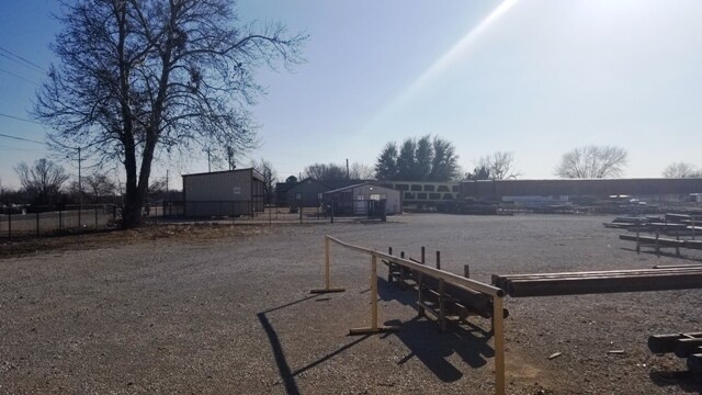 More Photos Of 1750 US-77, Davis Manufacturing For Lease