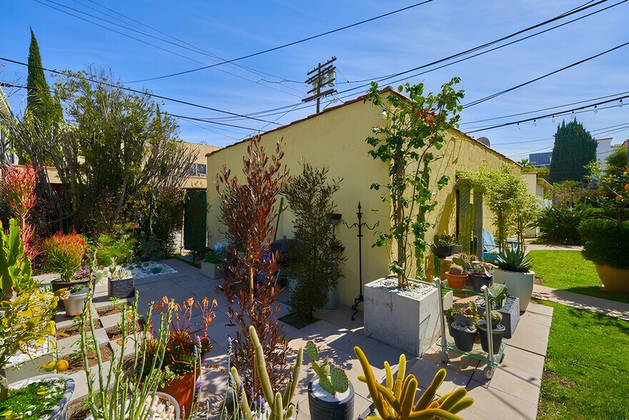 More Photos Of 150 N La Peer Dr, Beverly Hills Apartments For Sale