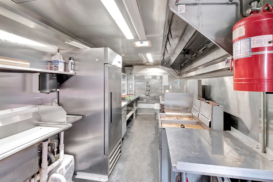 More Photos Of 321 Kolle Road, Inez General Retail For Sale