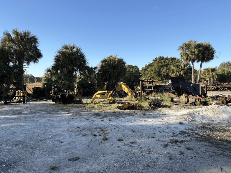 More Photos Of 211 N 9th St, Immokalee Contractor Storage Yard For Sale