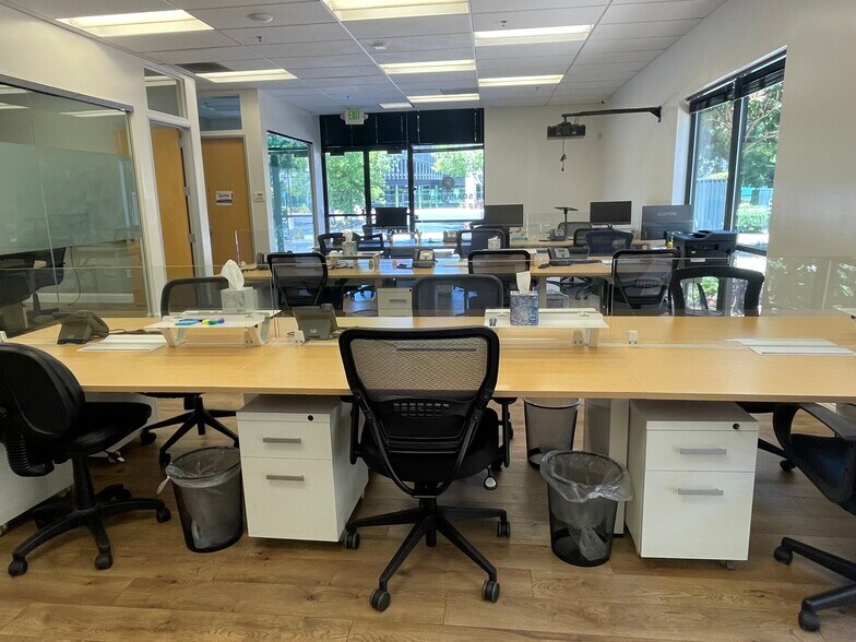 More Photos Of 475 N Whisman Rd, Mountain View Office For Lease