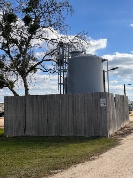 More Photos Of 2049 Interstate 10, Weimar Manufactured Housing Mobile Home Park For Sale