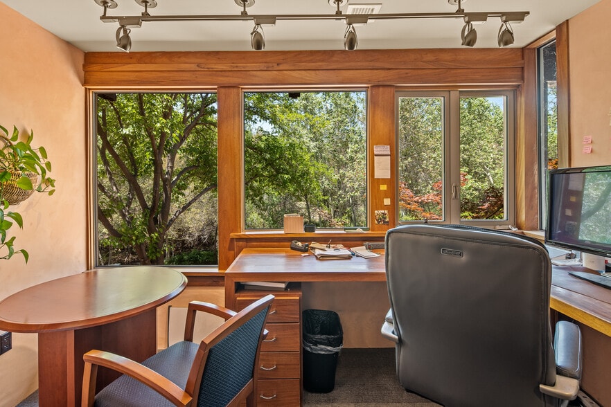 More Photos Of 25 Schnebly Hill Rd, Sedona Freestanding For Sale
