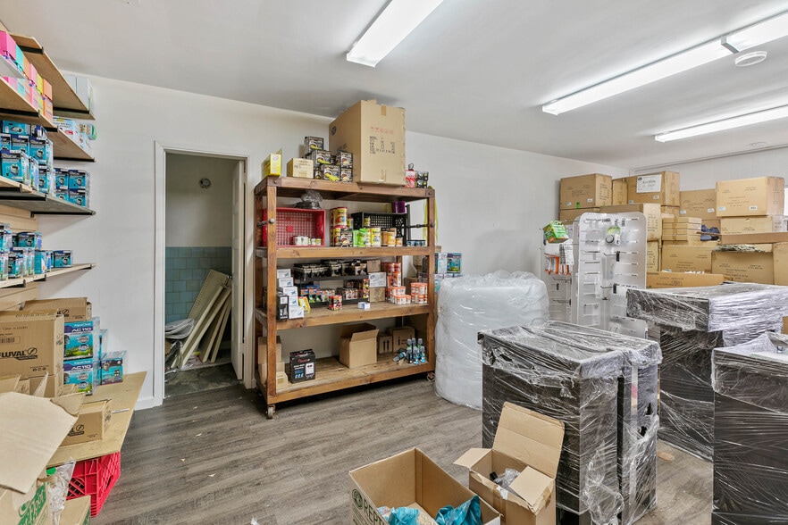 More Photos Of 1134 E Colorado St, Glendale Freestanding For Sale