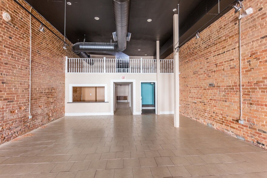 More Photos Of 102 S Main St, Wetumpka Storefront Retail Residential For Sale