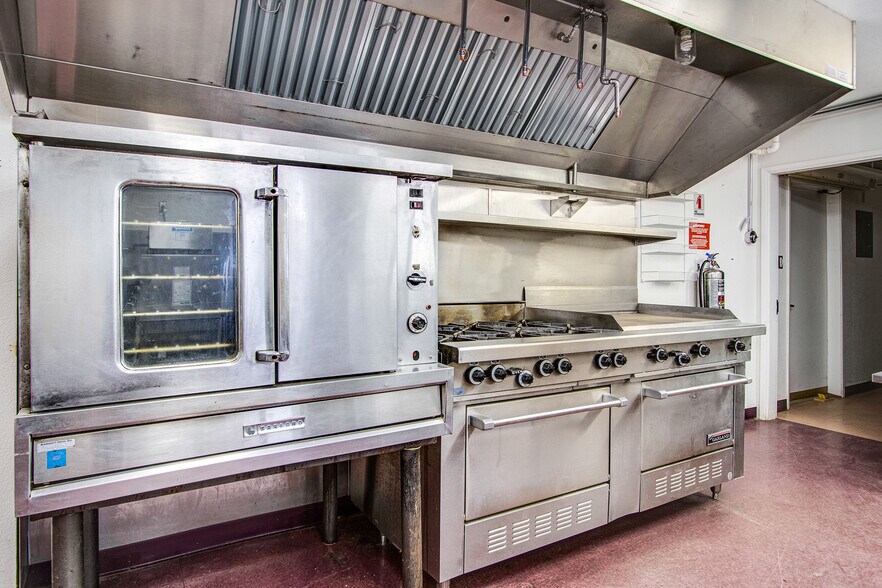 More Photos Of 6889 Sunny Vista Rd, Joshua Tree Lodge Meeting Hall For Sale