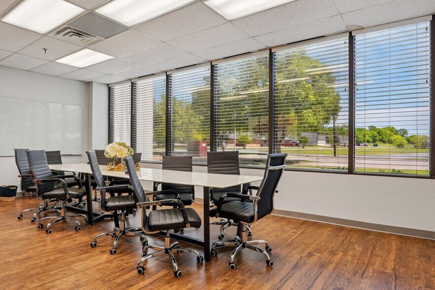 More Photos Of 1800 Teague Dr, Sherman Office For Sale