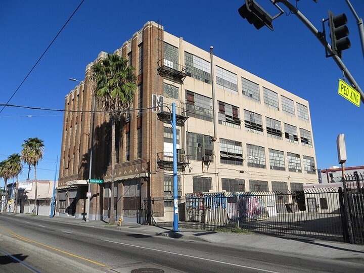 More Photos Of 721-725 E Washington Blvd, Los Angeles Warehouse For Sale