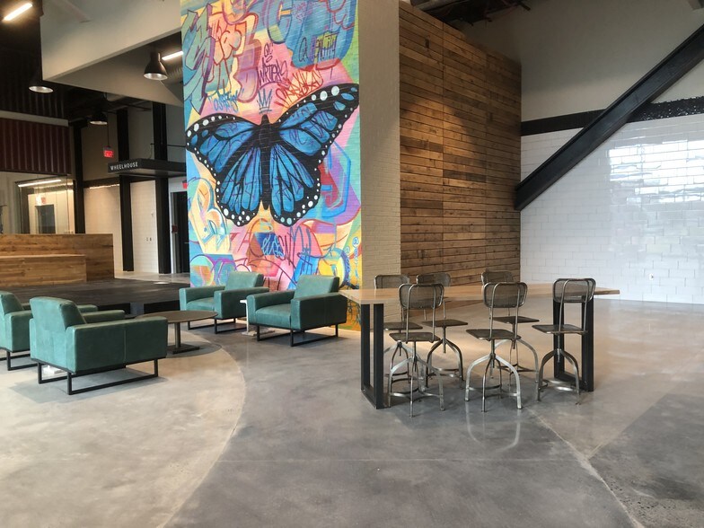 More Photos Of 1422 S Tryon St, Charlotte Coworking Space