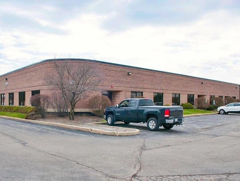 More Photos Of 2000 Bloomingdale Rd, Glendale Heights Warehouse For Lease