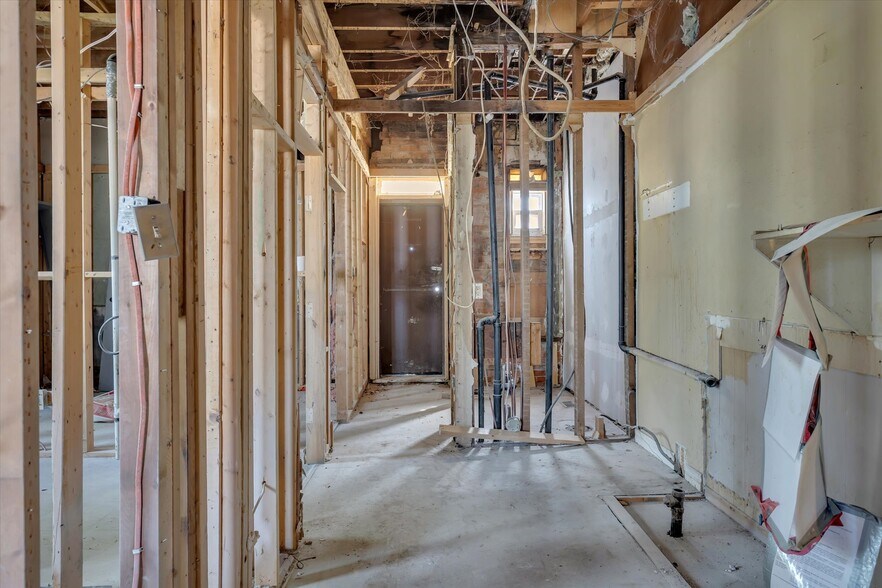 More Photos Of 514 Aylmer St N, Peterborough Multifamily For Sale