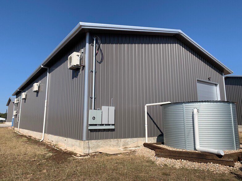 More Photos Of 14707 Fitzhugh Rd, Austin Warehouse For Sale