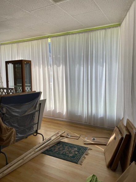 More Photos Of 59 Market St, Onancock Department Store For Sale