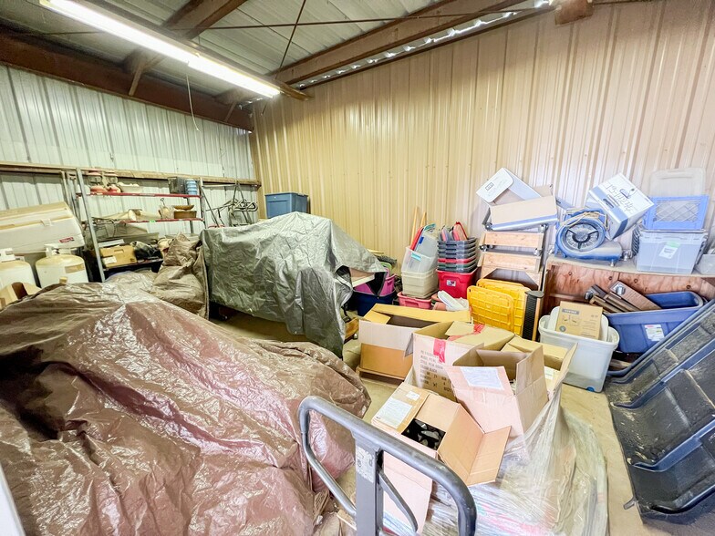 More Photos Of 1001-1009 W Industrial Ave, Midland Warehouse For Sale