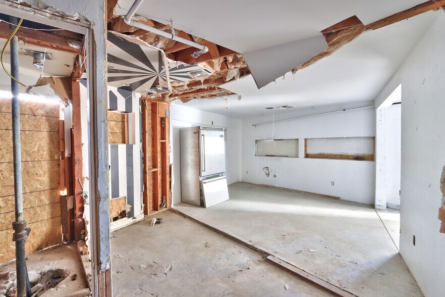 More Photos Of 2249 N Palm Canyon Dr, Palm Springs Hospitality For Sale