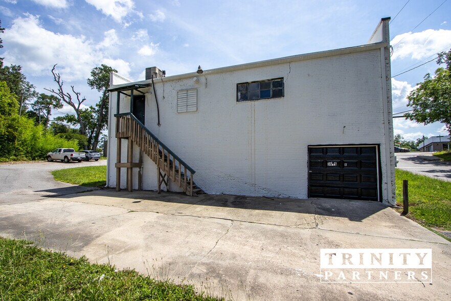 More Photos Of 3619 N Main St, Columbia Light Distribution For Sale