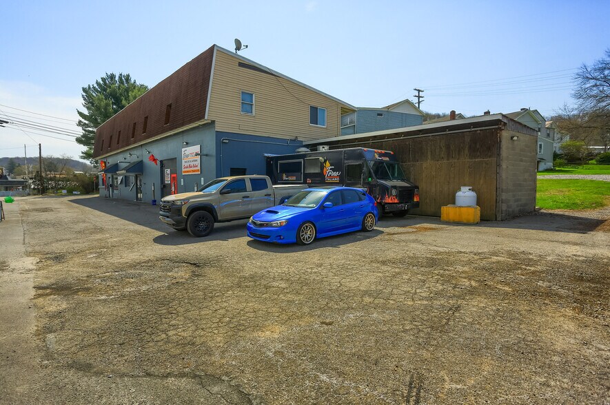 More Photos Of 115 W Main St, Evans City Freestanding For Sale