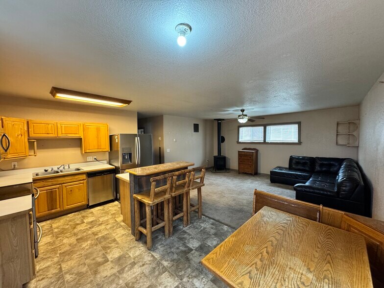 More Photos Of 1550 Missouri Valley Rd, Riverton Restaurant For Sale