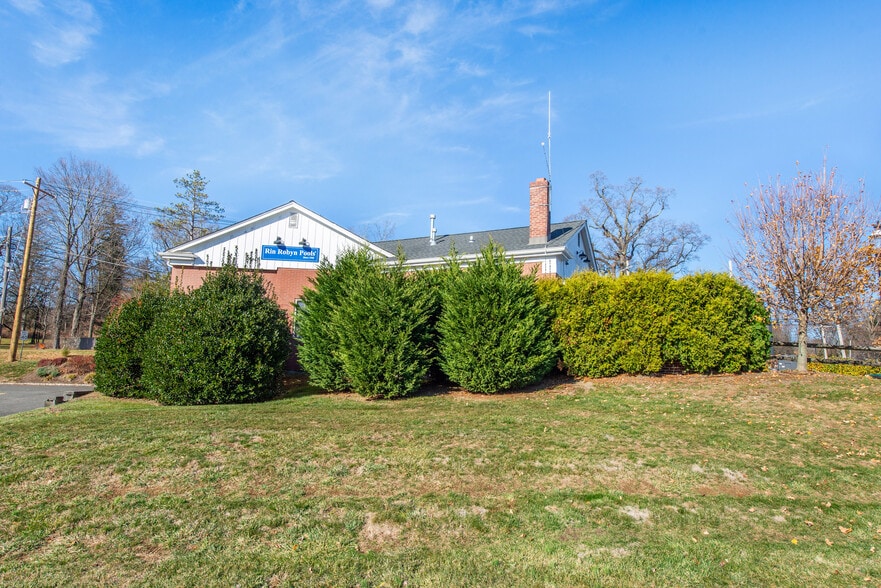 More Photos Of 1 W Main St, Chester Freestanding For Sale