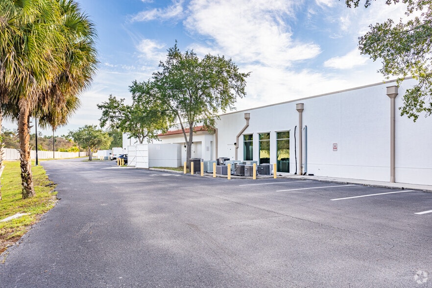 More Photos Of 15495 Tamiami Trl N, Naples Unknown For Lease