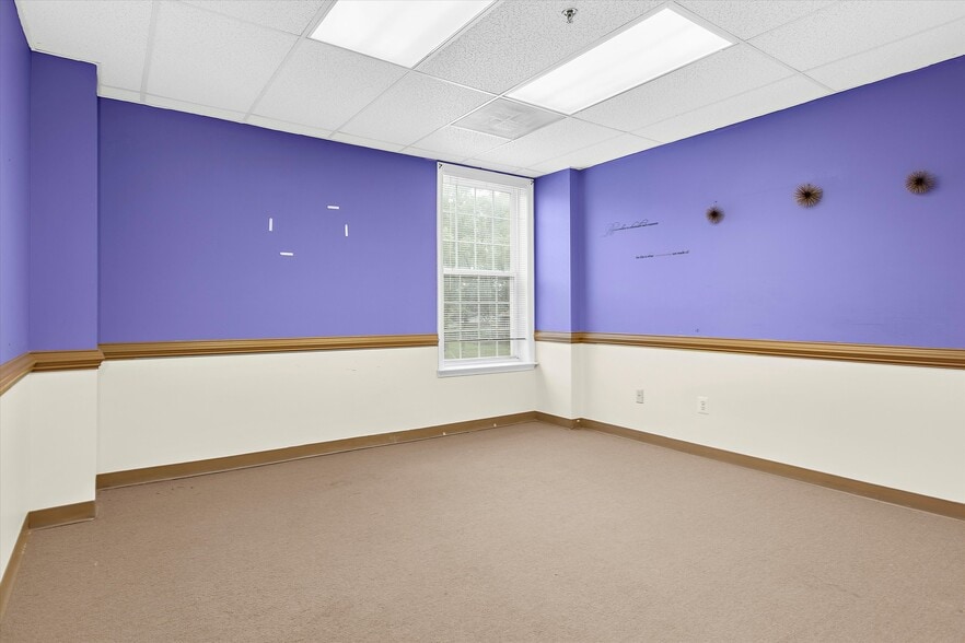 More Photos Of 601 7th St, Laurel Office For Lease