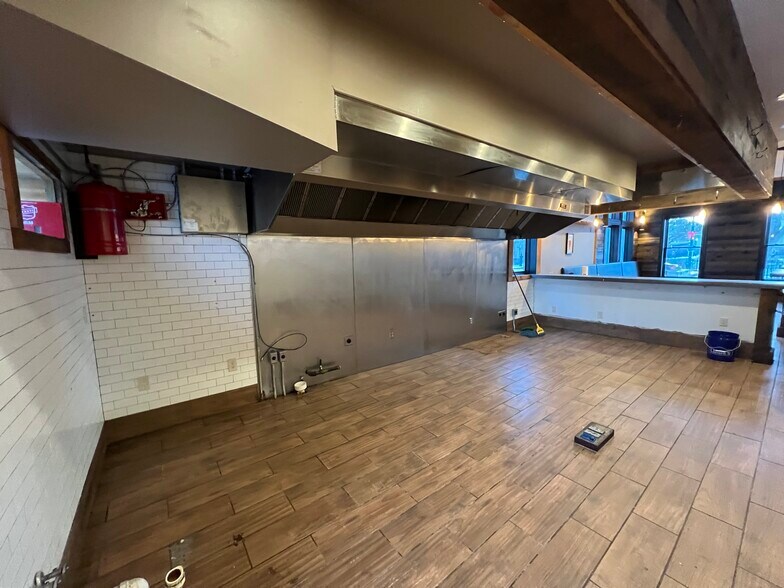 More Photos Of 617 Union St, Schenectady Restaurant For Sale