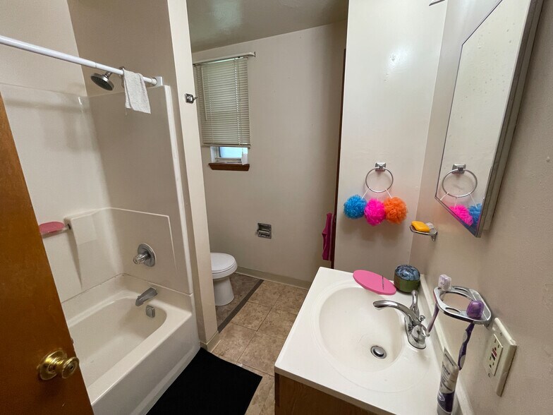 More Photos Of 6801 McKinley Ct, Clairton Apartments For Sale