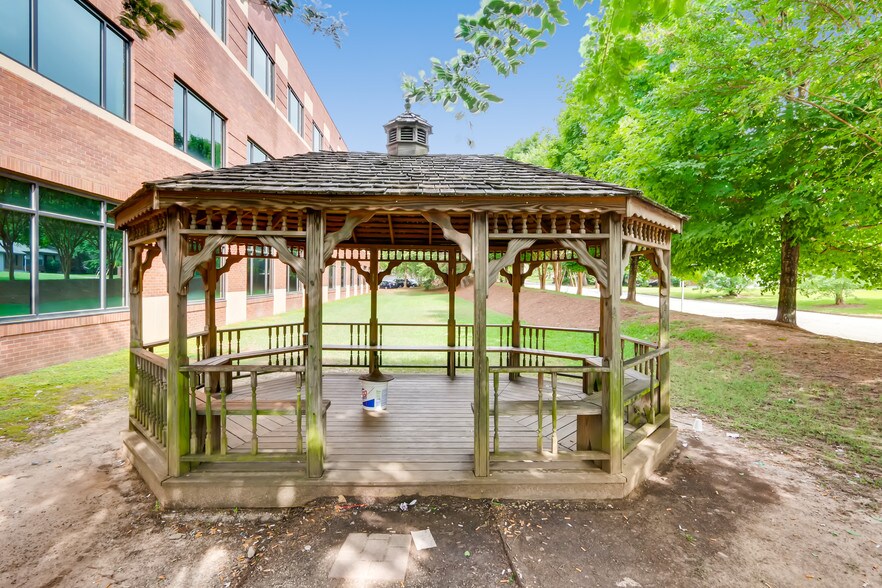 More Photos Of 83 Upper Riverdale Rd SW, Riverdale Medical For Lease