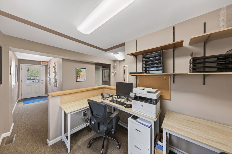 More Photos Of 187 Breakneck Rd, Highland Lakes Storefront Retail Residential For Sale