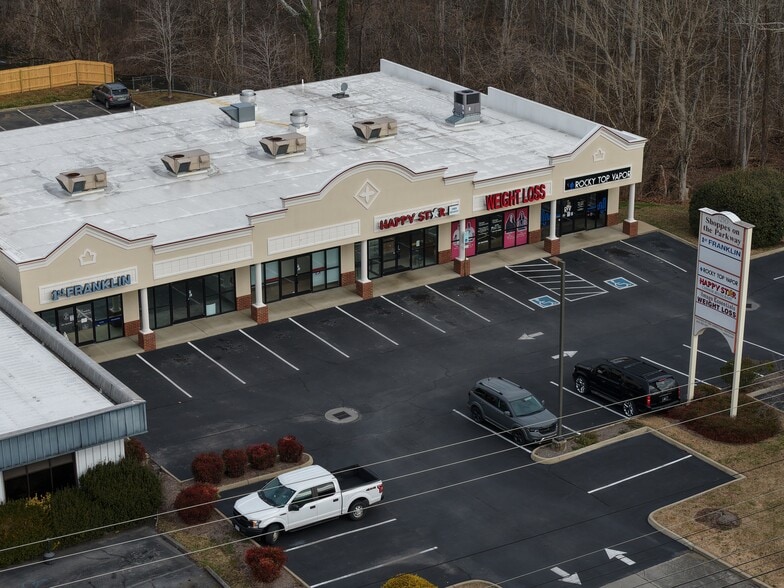 More Photos Of 1250 Volunteer Pky, Bristol Storefront For Lease