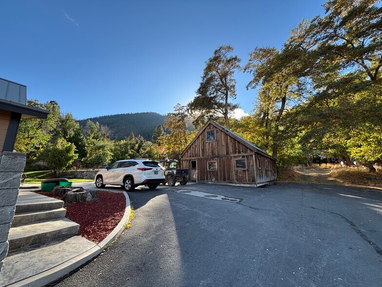 More Photos Of 2276 Main St, Genoa Specialty For Lease