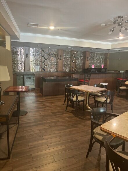 More Photos Of 2900 N San Fernando Blvd, Burbank Hotel For Lease