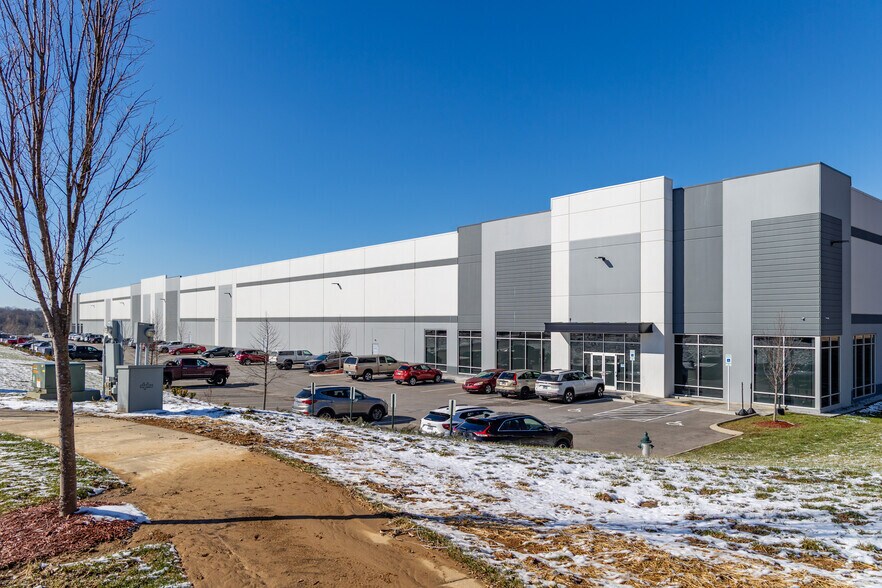More Photos Of 501 Airpark Commerce Dr, Nashville Warehouse For Lease