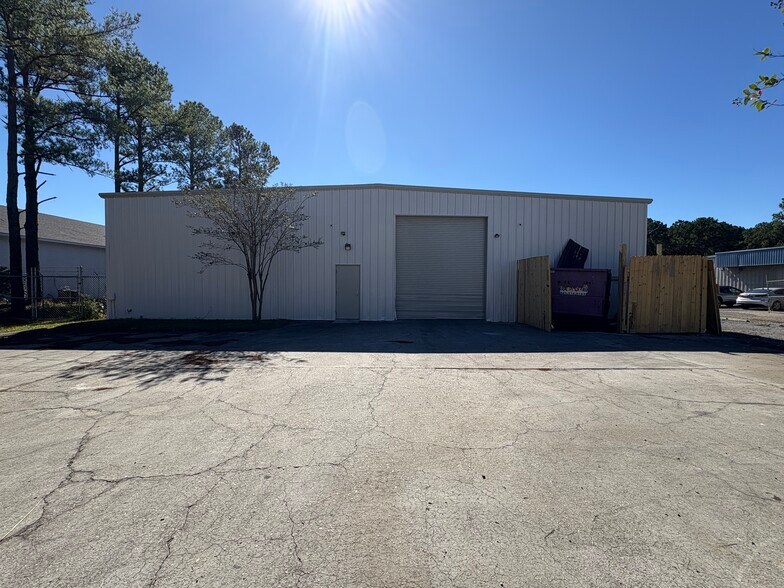More Photos Of 3209 Industry Dr, Charleston Warehouse For Lease