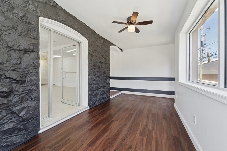 More Photos Of 14-16 S Wycombe Ave, Lansdowne Auto Repair For Sale