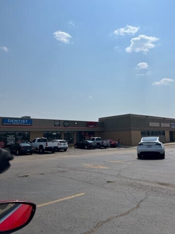 More Photos Of 390 W Chrysler Dr, Belvidere Storefront For Sale