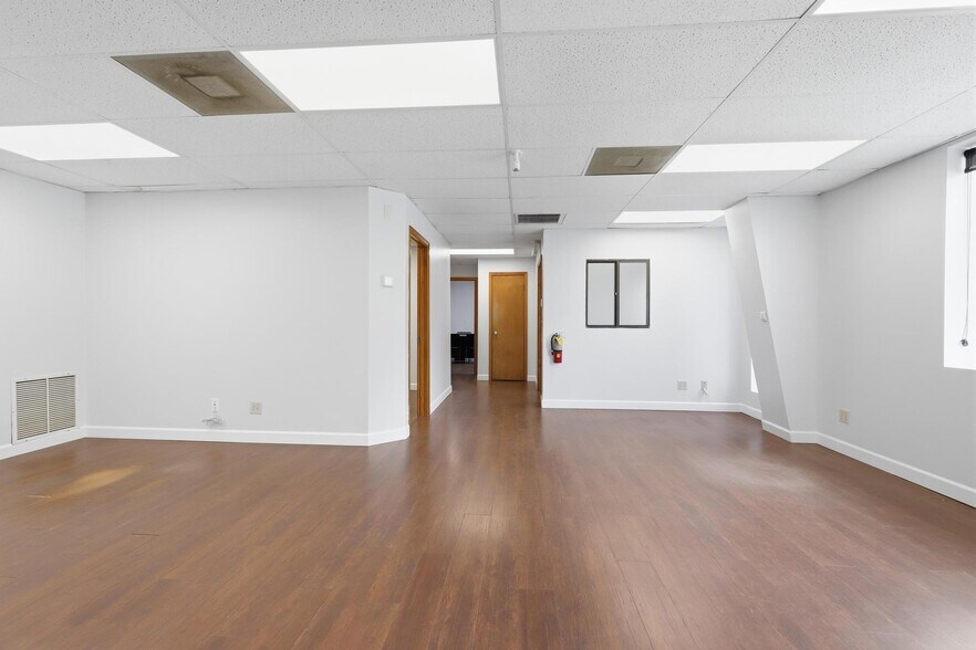 More Photos Of 623 Pleasant St, Lake Helen Flex For Lease