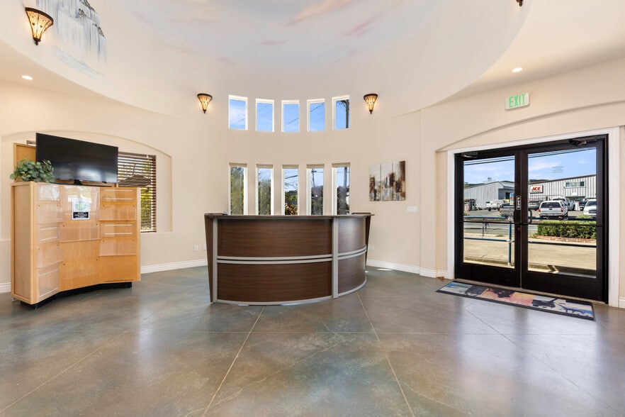 More Photos Of 2480 S Main St, Lakeport Office For Sale