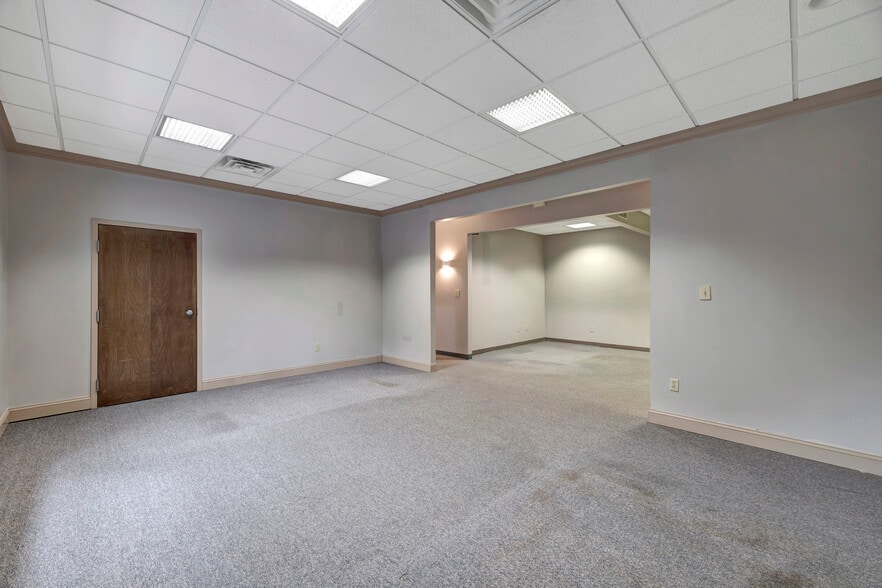 More Photos Of 101 N Gray Ave, Wilmington Medical For Sale