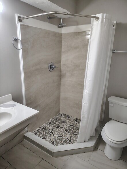 More Photos Of 2560 Center West Pky, Augusta Hotel For Sale