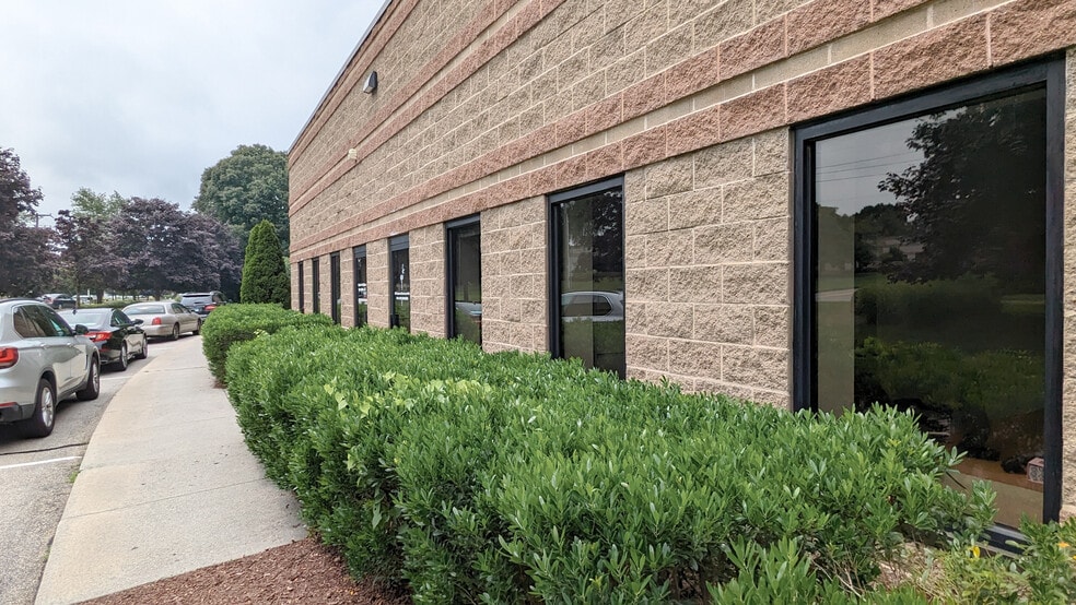 More Photos Of 20 Research Pky, Old Saybrook Light Manufacturing For Lease