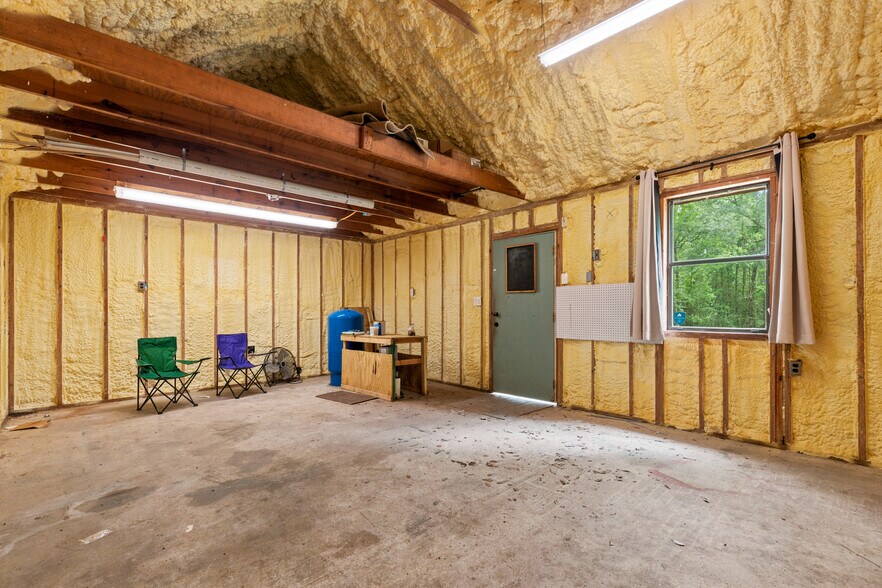 More Photos Of 7362 Washington Ave, Montgomery Flex For Sale