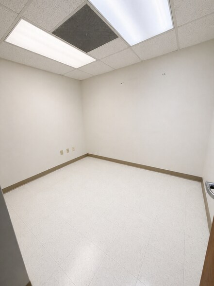 More Photos Of 1911 Lubbock St, Harlingen Healthcare For Lease