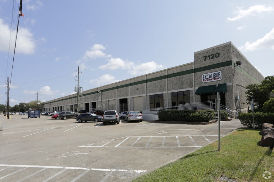 More Photos Of 7240 Brittmoore Rd, Houston Unknown For Lease
