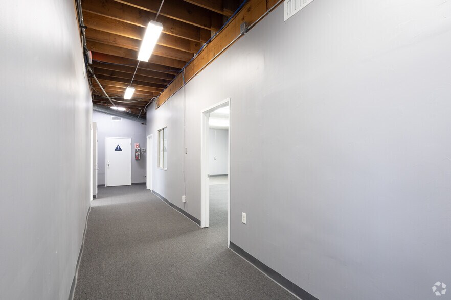 More Photos Of 1601 N Gower St, Los Angeles Office For Sale