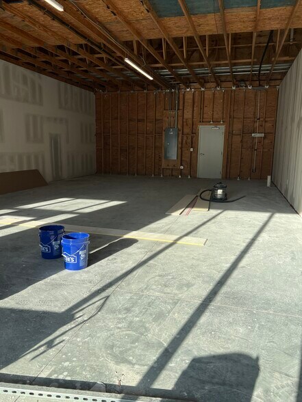 More Photos Of 617 Myers Rd, Summerville Office For Lease