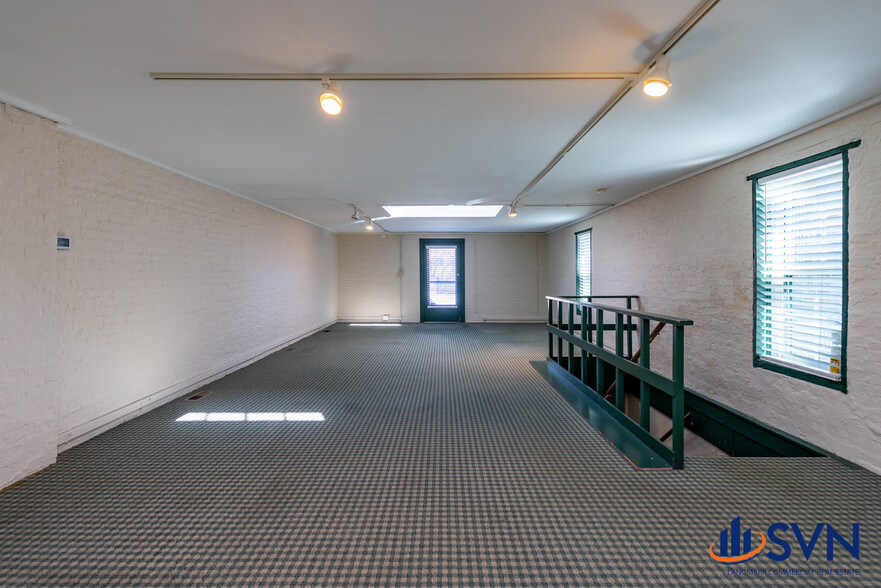 More Photos Of 115 Cedar Ave, St Charles Storefront Retail Office For Sale