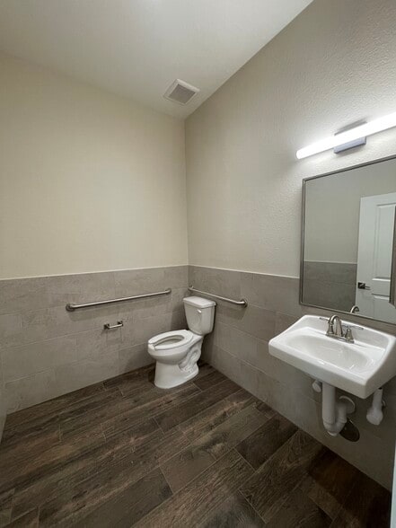 More Photos Of 2951 FM 1460, Georgetown Office For Sale