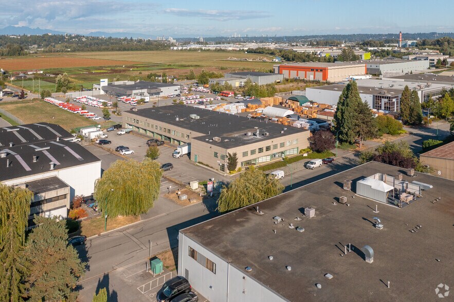 More Photos Of 7450 Lowland Dr, Burnaby Warehouse For Lease